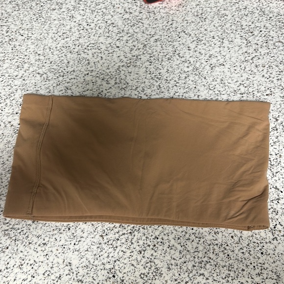 SKIMS FITS EVERYBODY BANDEAU in Ochre Size 2x
Never worn - Picture 3 of 4